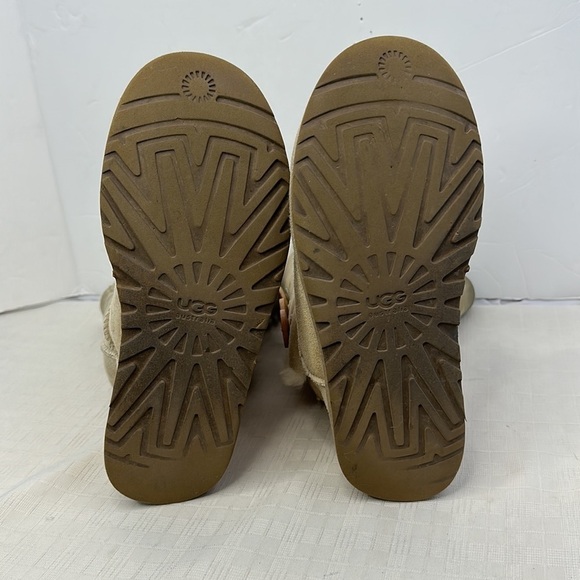 Bailey Button Triplet II Boot - Picture 6 of 9